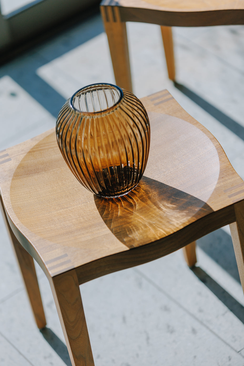 KÄHLER（ケーラー）HAMMERSHØI Vase（ハンマースホイ ヴェース）ガラスベース（ウォールナット） H14cm
