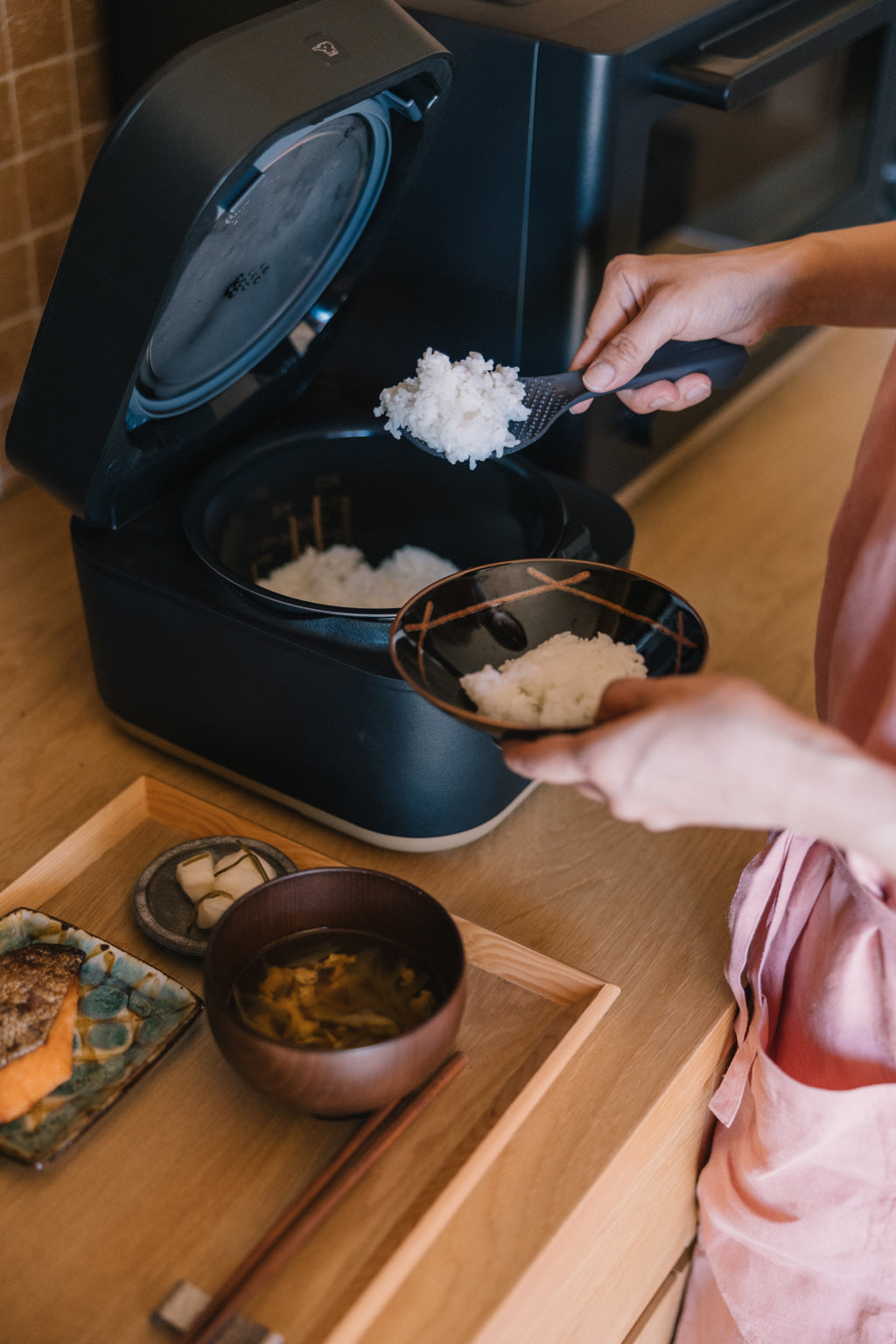 象印 STAN. IH炊飯ジャー 5.5合炊き ブラック / ホワイト ZOJIRUSHI NW-SB10 ＜ラッピング対象外＞