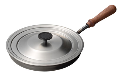 AUX（オークス）フライパン 26cm 蓋付き  [大人の鉄板]  日本製 IH対応 レシピ付き ＜ラッピング対象外＞