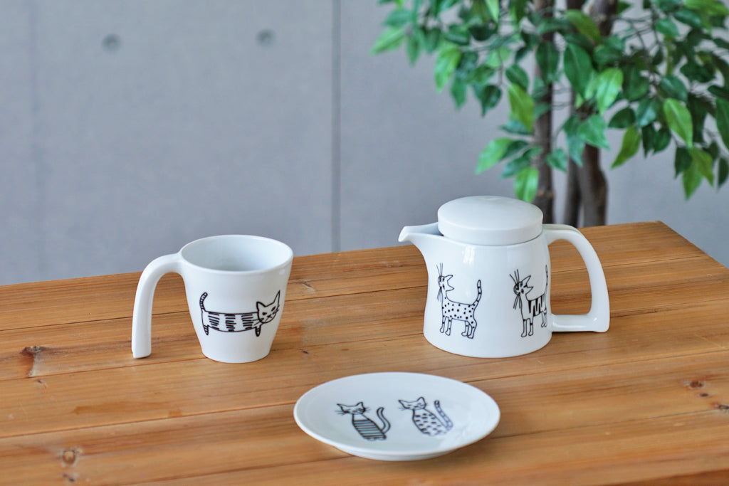 【SALE】Bitte Stenstrom（ビッテ ステンストローム）2CATS（ツーキャッツ）プレートM 波佐見焼 日本製