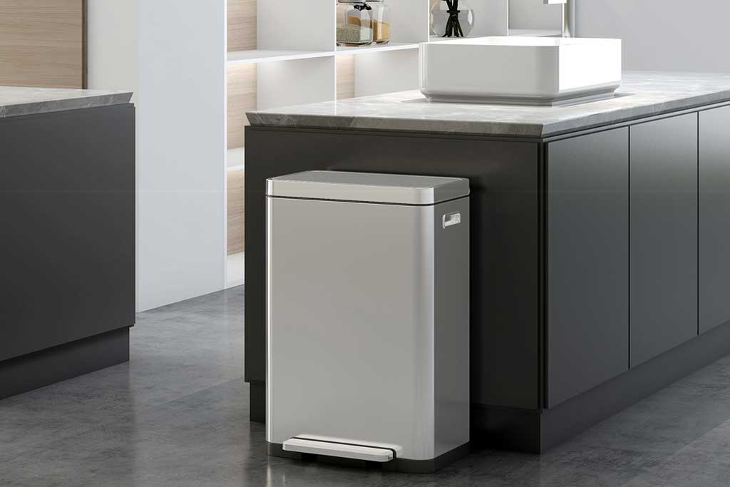 X CUBE STEP BIN エクスキューブ ステップビン ペダル式 スリムゴミ箱 シルバー 30L＜ラッピング対象外＞