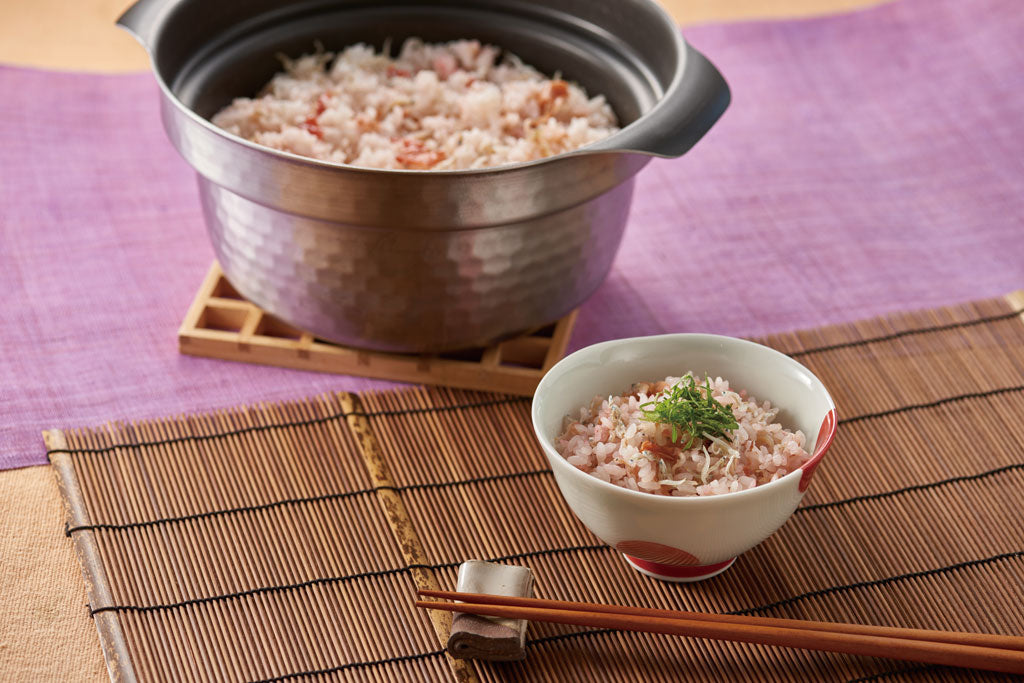 【購入プレゼント特典＊魚沼産こしひかり】HARIO フタがガラスのIH対応ご飯釜 雪平
