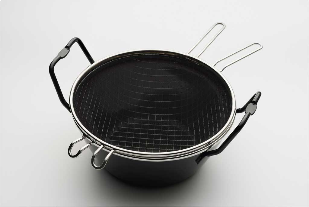 la base（ラバーゼ）鉄揚げ鍋 3点セット 22cm 油はね防止ネット付き IH対応 日本製 ＜ラッピング対象外＞