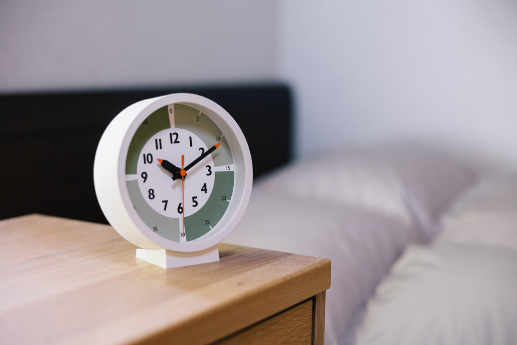 Lemnos fun pun clock with color! for table  [ ふんぷんくろっく ウィズ カラー フォア テーブル] カラー4色  YD18-05