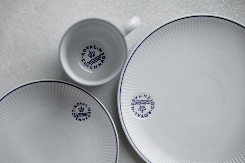 ROYAL COPENHAGEN（ロイヤル コペンハーゲン）ブルーライン クーププレート 23cm
