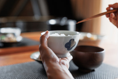柳 宗理 / 柳 和食器シリーズ ペア飯碗 【古白磁 染付紋・渦】